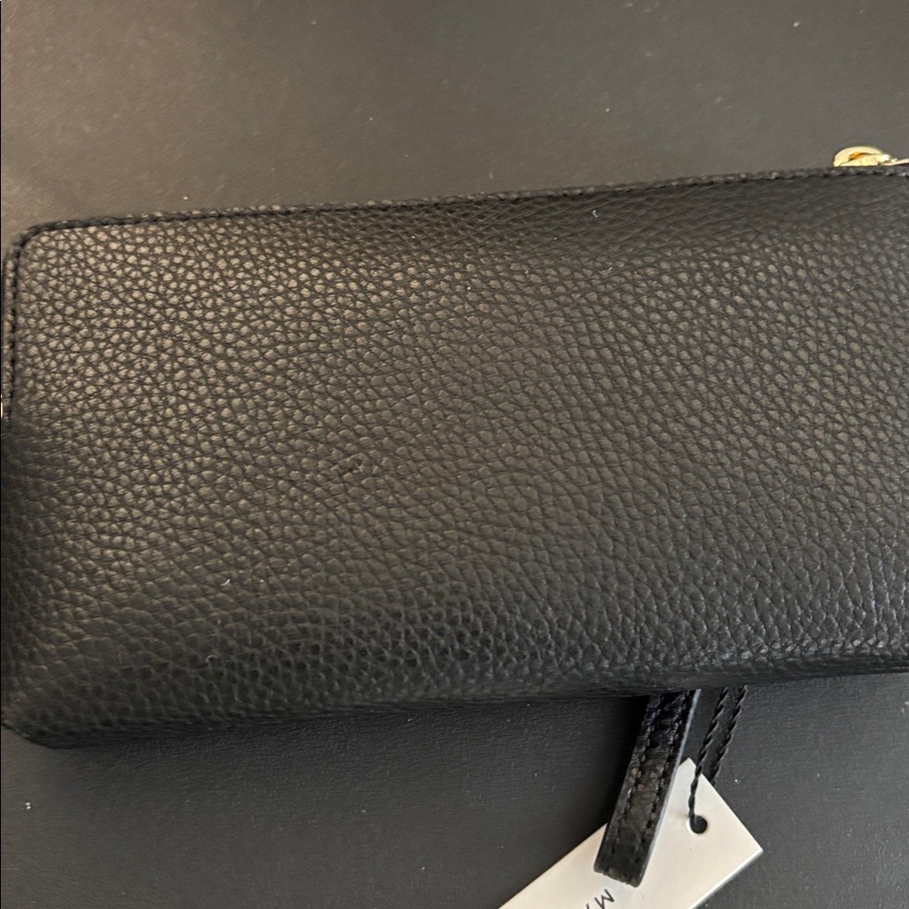 Marc Jacobs Black Pebbled Leather Wristlet with Red Heart Accent - Picture 3 of 8